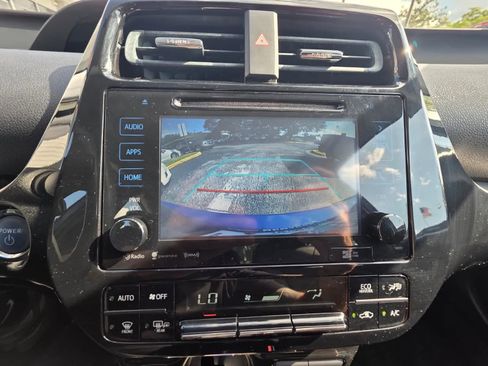 Used 2016 Toyota Prius Four Touring FWD image 21