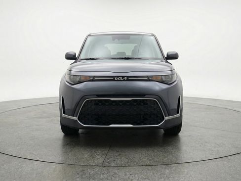 Used 2025 Kia Soul LX w/ LX Technology Package image 2