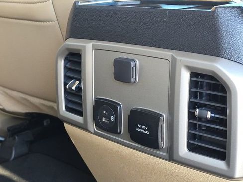 Used 2021 Ford F250 Lariat w/ Chrome Package image 19