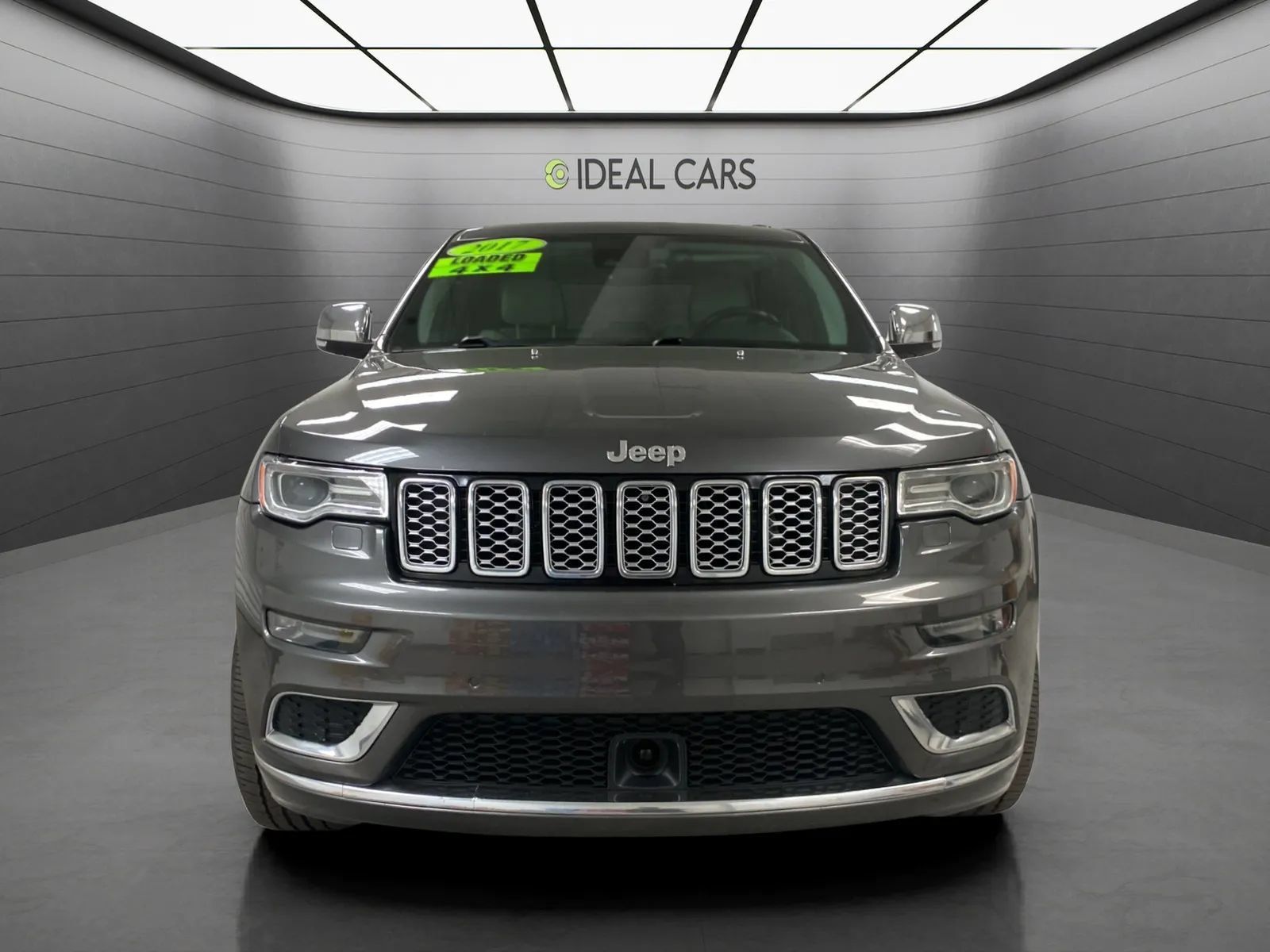 Used 2017 Jeep Grand Cherokee Summit AWD/4WD image 2