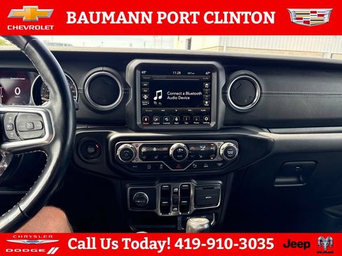 Used 2022 Jeep Wrangler Unlimited Sahara w/ LED Lighting Group AWD/4WD image 18