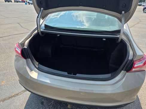 Used 2022 Chevrolet Malibu LT FWD image 11