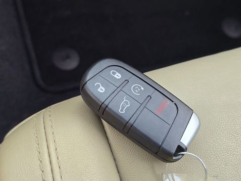 Used 2021 Jeep Grand Cherokee Limited w/ Sun & Sound Group image 22