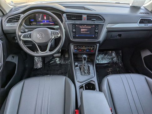 Used 2024 Volkswagen Tiguan SE image 24