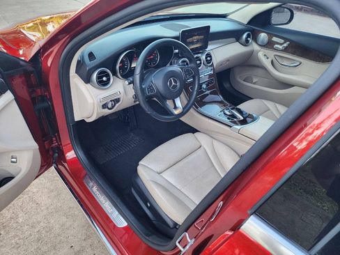 Used 2017 Mercedes-Benz C 300 4MATIC Sedan image 39