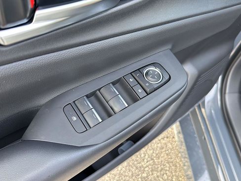 New 2025 Toyota Prius Plug-In Hybrid FWD image 29