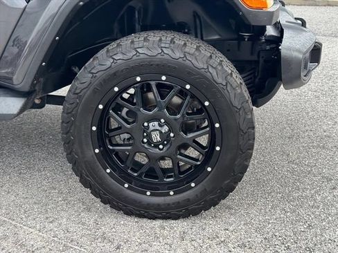 Used 2021 Jeep Wrangler Unlimited Sahara AWD/4WD image 9