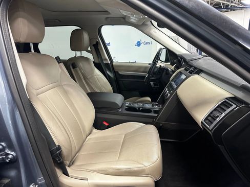 Used 2020 Land Rover Discovery Landmark image 23