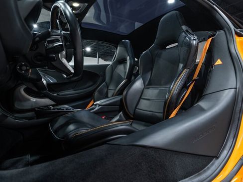 Used 2023 McLaren GT RWD image 20