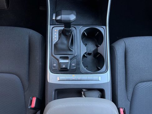 Used 2025 Kia Carnival LX image 29