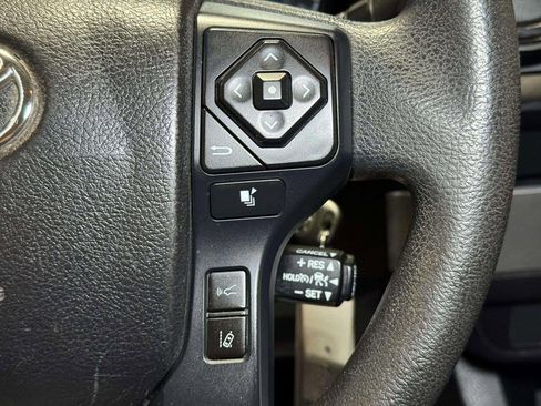 Used 2022 Toyota Tacoma SR image 9