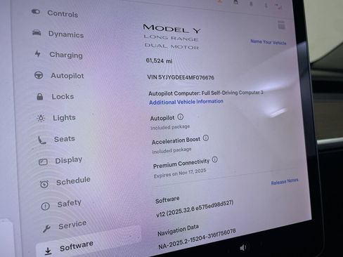 Used 2021 Tesla Model Y Long Range image 25