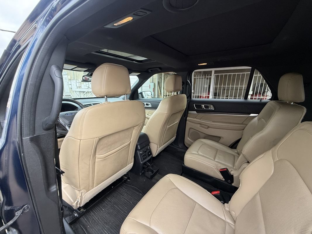 Used 2017 Ford Explorer Limited w/ Equipment Group 301A FWD image 17
