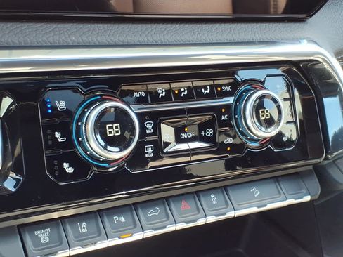 Certified 2025 GMC Sierra 2500 Denali w/ Denali Reserve Package image 10