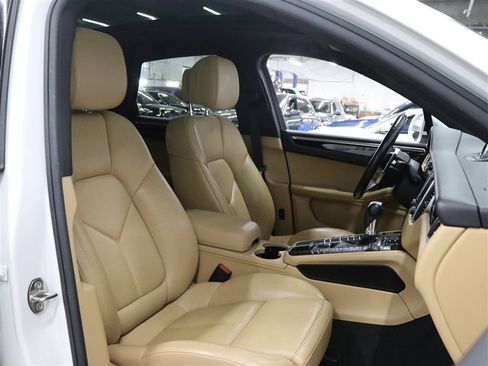 Used 2017 Porsche Macan S AWD/4WD image 30