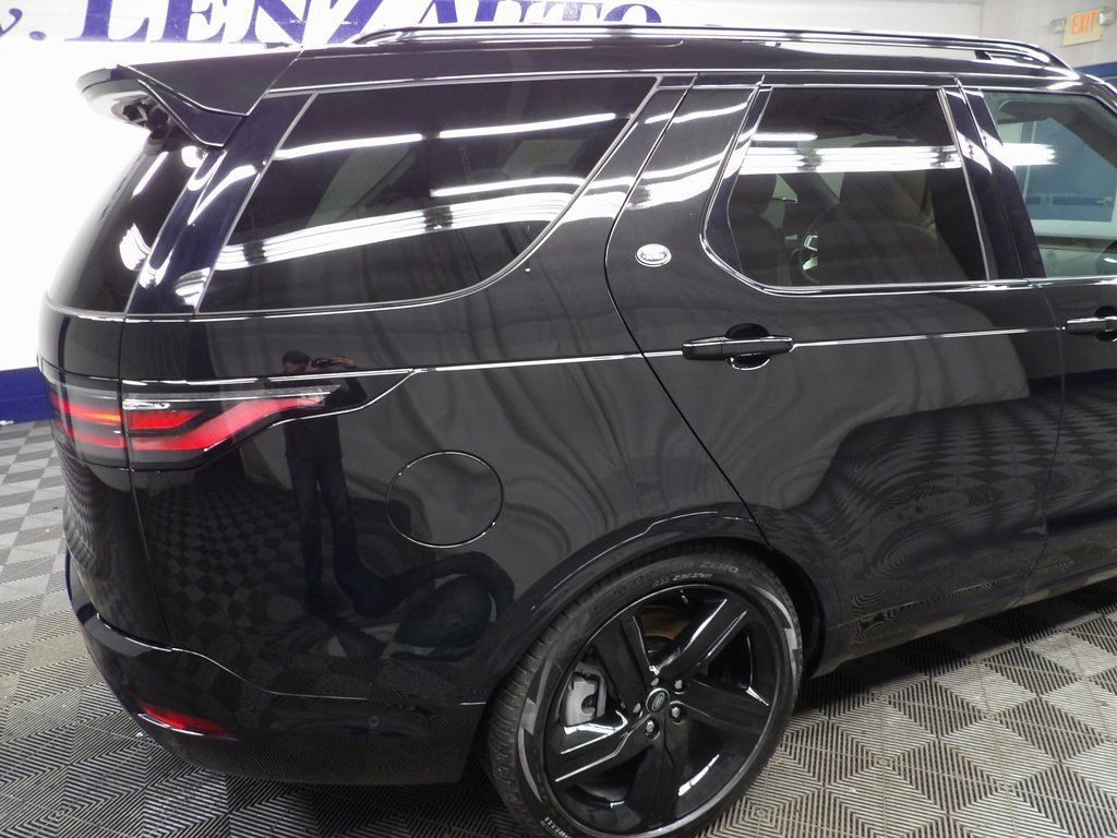 Used 2024 Land Rover Discovery Dynamic SE AWD/4WD image 29