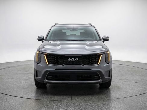 Used 2024 Kia Sorento S image 2