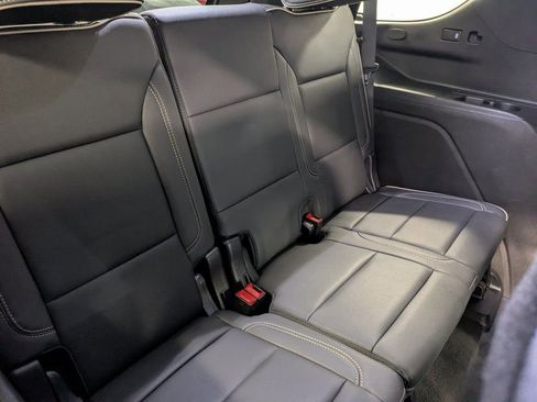 Used 2023 GMC Yukon SLT w/ SLT Luxury Package image 26