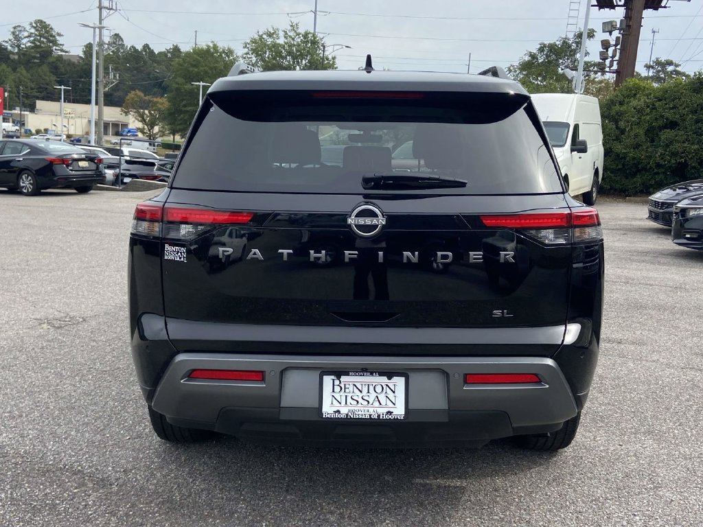 Used 2026 Nissan Pathfinder SL FWD image 5