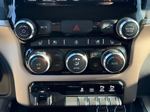 Used 2021 RAM 1500 Laramie AWD/4WD image 24