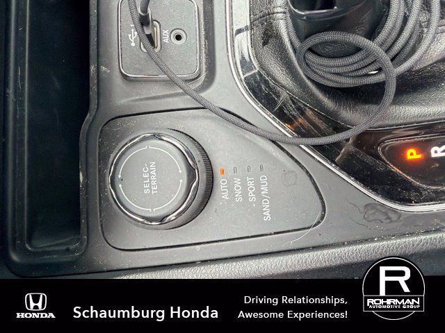 Used 2020 Jeep Cherokee Latitude Plus AWD/4WD image 9