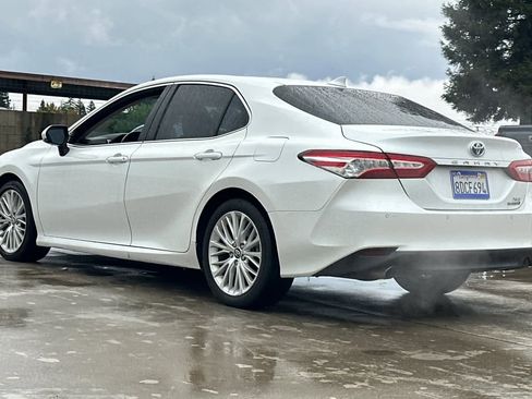 Used 2018 Toyota Camry XLE w/ Audio Package image 7