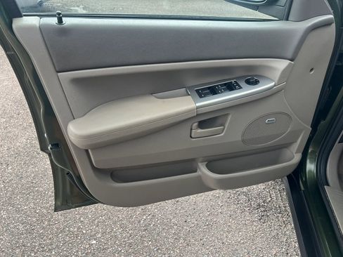 Used 2008 Jeep Grand Cherokee Laredo RWD image 6