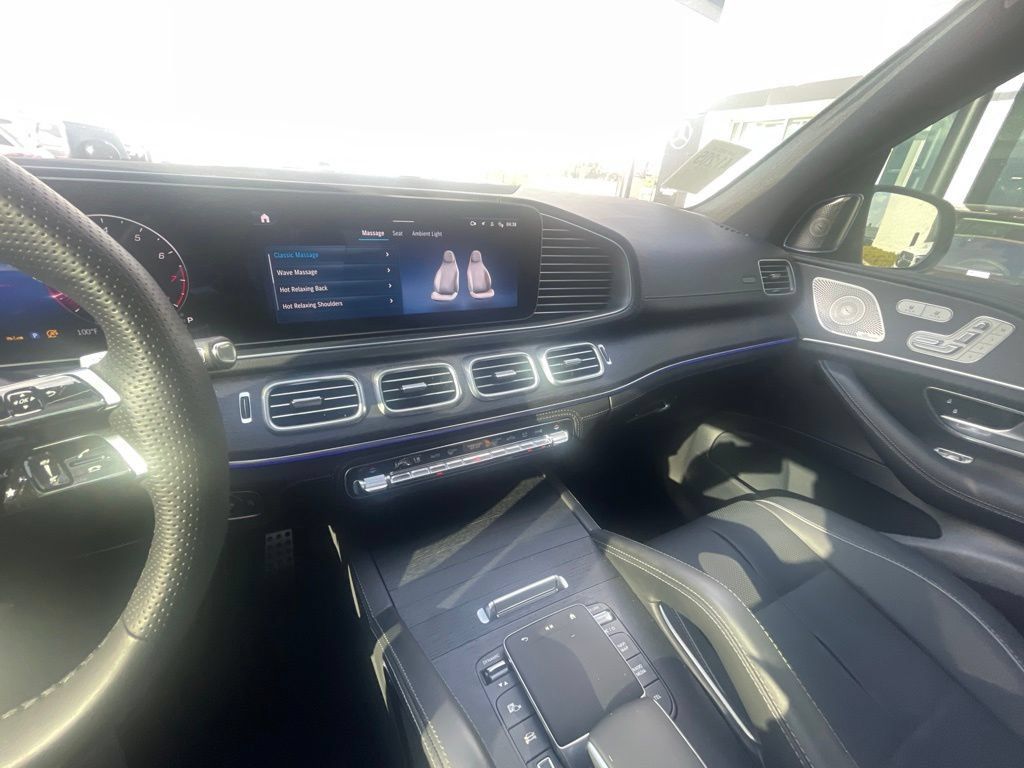 Used 2026 Mercedes-Benz GLS 580 4MATIC image 4