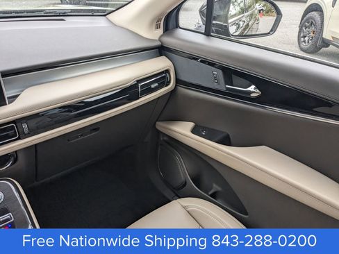 Certified 2023 Lincoln Nautilus AWD w/ Premium Package image 16
