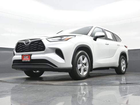 Used 2023 Toyota Highlander L AWD/4WD image 26