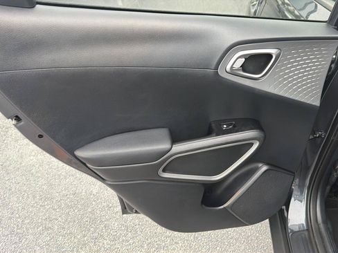 Used 2024 Kia Soul LX w/ Option Group 015 FWD image 17