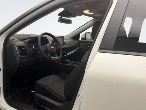 Used 2023 Nissan Rogue SV AWD/4WD image 10