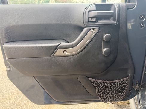 Used 2016 Jeep Wrangler Unlimited Sport image 23