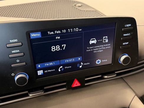 Used 2024 Hyundai Elantra SE image 13