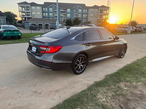 Used 2019 Honda Accord EX image 8