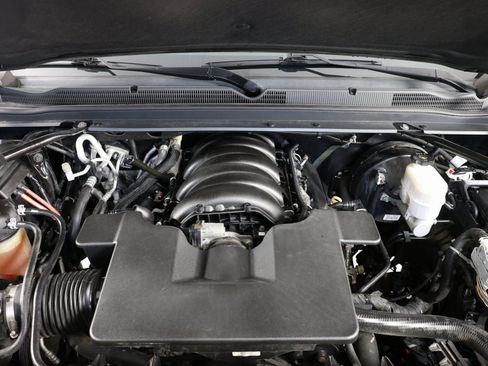 Used 2019 Chevrolet Suburban Premier AWD/4WD image 36