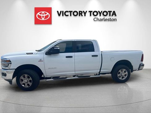 Used 2025 RAM 3500 Big Horn AWD/4WD image 2