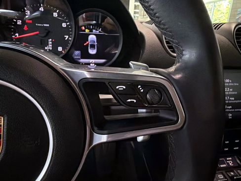 Used 2017 Porsche 718 Boxster RWD image 21