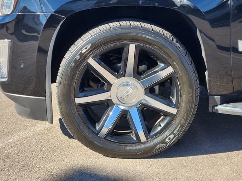 Used 2017 Cadillac Escalade ESV Luxury image 5