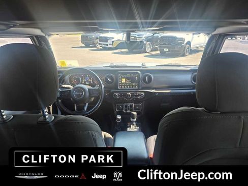 Used 2022 Jeep Wrangler Unlimited Sport AWD/4WD image 23