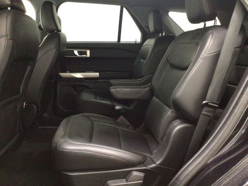 Used 2022 Ford Explorer XLT w/ Equipment Group 202A image 17