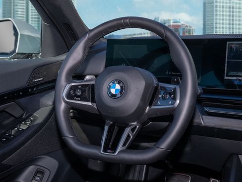 Used 2025 BMW 530i w/ M Sport Package RWD image 22