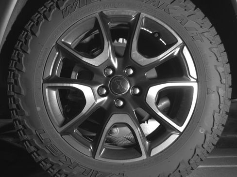 Used 2025 Jeep Compass Trailhawk AWD/4WD image 14