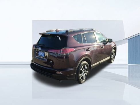 Used 2017 Toyota RAV4 LE image 5