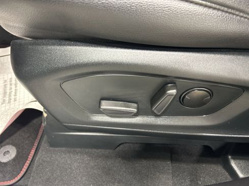 Used 2023 Ford Explorer ST-Line w/ Class IV Trailer Tow Package image 12