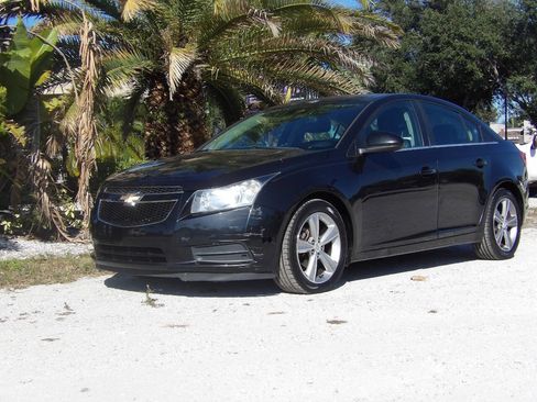 Used 2013 Chevrolet Cruze LT image 1