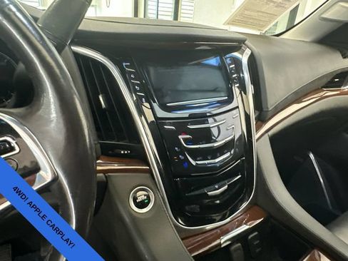Used 2019 Cadillac Escalade Luxury AWD/4WD image 17