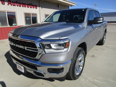 Used 2022 RAM 1500 Big Horn AWD/4WD image 3