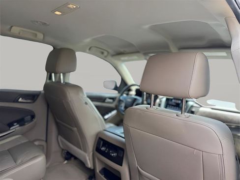 Used 2018 Chevrolet Tahoe LT w/ Luxury Package RWD image 41