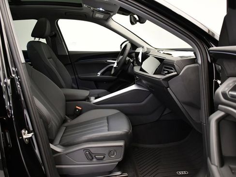 Used 2025 Audi Q5 Premium w/ Convenience Package image 47